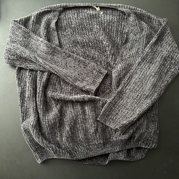 Wishlist‎ Gray Soft Surplice Knit Sweater size s/m - Picture 2 of 10